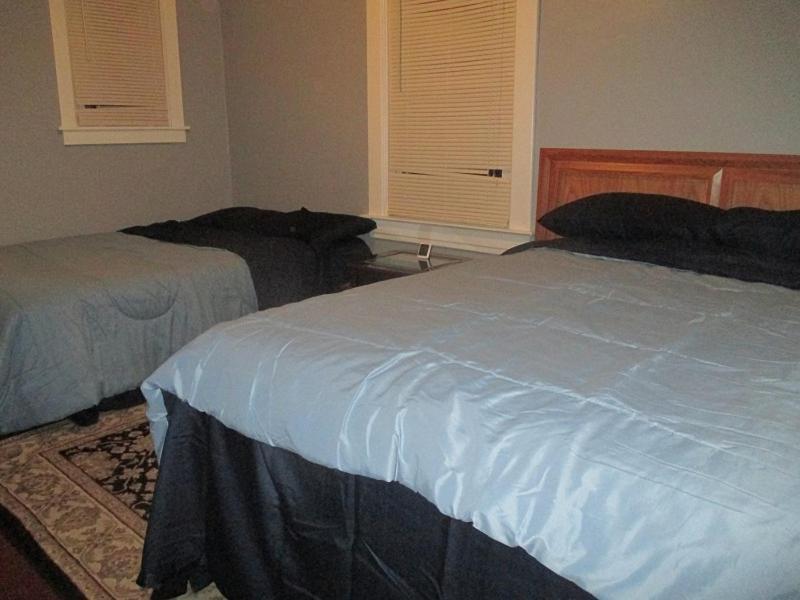 E Michigan Walk Up Furnished 1 Bedroom Apt Lansing Buitenkant foto